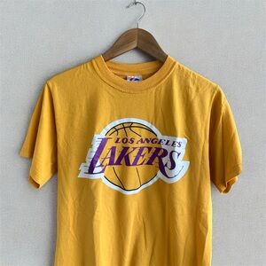 Y2K Los Angeles Lakers Andrew Bynum #17 Jersey Tee Shirt M Majestic NBA 2000s